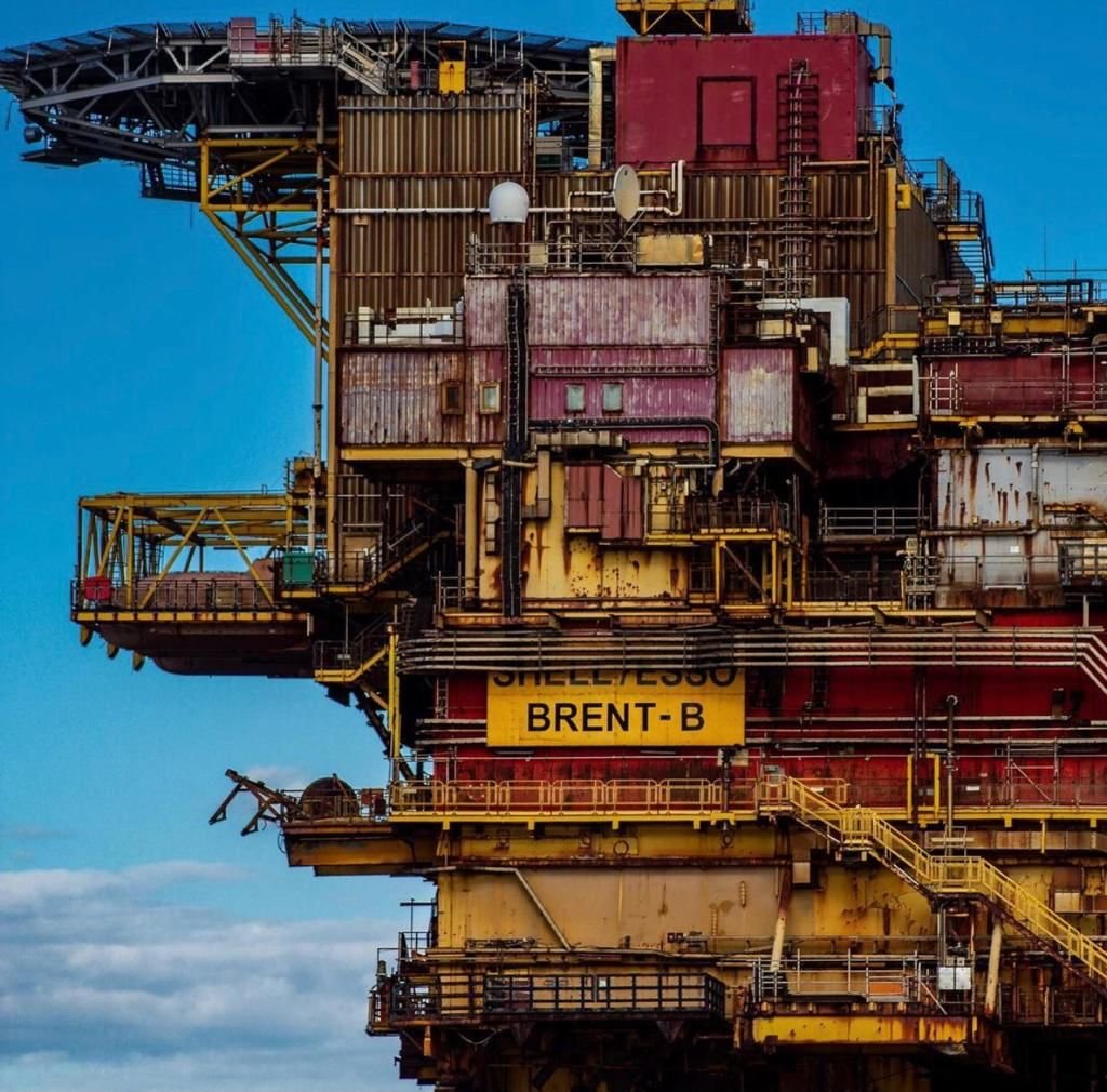 Land drilling rig and top-drive
